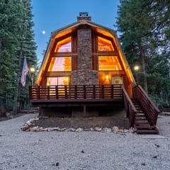 Remodeled A-Frame Cabin Near Bryce and Zion