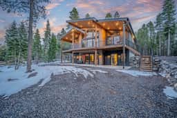 Onyx Pines Retreat | Luxury Alpine Cabin w/ Hot Tub Near Zion & Bryce - Image 2