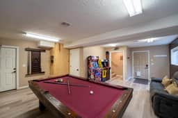 The Bear Tracks Lodge — 4BR Lodge for 14 | Hot Tub + Arcades + Pool Table + Fire Pit - Image 3