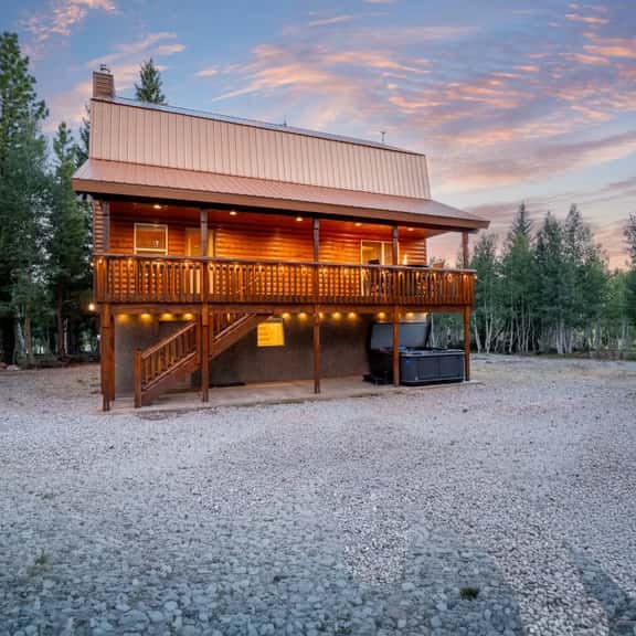 The Bear Tracks Lodge — 4BR Lodge for 14 | Hot Tub + Arcades + Pool Table + Fire Pit - Image 1