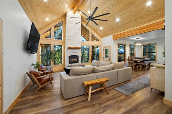 The Wolves Den Lodge | Hot Tub + Game Room Near Parks - Image 2