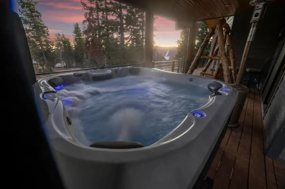 The Wolves Den Lodge | Hot Tub + Game Room Near Parks - Image 1